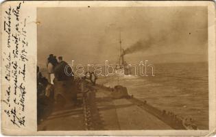 1917 SMS Saida cs. és kir. haditengerészet Helgoland-osztályú gyorscirkálója vontatásba fogta az otrantó-i ütközetben megsérült SMS Novara gyorscirkálót / K.u.K. Kriegsmarine / WWI Austro-Hungarian Navy, SMS Saida towing the damaged SMS Novara after the battle of Otranto. photo (kopott sarkak / worn corners)