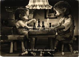 Jeh hab' Dich sehon durchschaut. Mecki von Diehl - Film und redaktionsigel von "HÖR ZU" / German television advertisement with chess (EK)