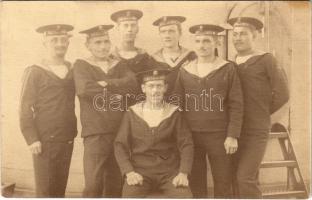 SMS Viribus Unitis az Osztrák-Magyar Haditengerészet Tegetthoff-osztályú csatahajó matrózai / K.u.K. Kriegsmarine Matrosen / Austro-Hungarian Navy Tegetthoff-class battleships mariners. photo (EK)