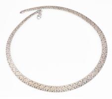 Ezüst(Ag) mintás ívelt nyakék, jelzett, h: 45 cm, nettó: 27,3 g
