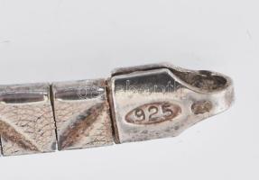 Ezüst(Ag) mintás ívelt nyakék, jelzett, h: 45 cm, nettó: 27,3 g