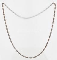 Ezüst(Ag) csavart, bordázott nyaklánc, jelzett, h: 42 cm, nettó: 5,4 g