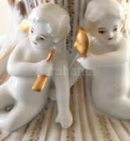 Meissen nagy méretű porcelán urna váza, kézzel festett jelenetekkel, Incselkedő puttókkal. Aranyozot...