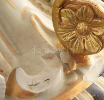 Meissen nagy méretű porcelán urna váza, kézzel festett jelenetekkel, Incselkedő puttókkal. Aranyozot...