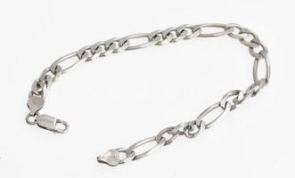 Ezüst(Ag) masszív figaro karkötő, jelzett, h: 23 cm, nettó: 14,5 g