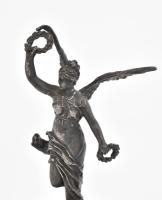 Niké, Empire szobor. Ón szobor, aranyozott bronz talapzaton, márvány alapon. 27 cm