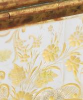 Biedermeier cukordoboz. Aranyozott kézi festéssel a vésetekben, formába öntött, réz karimával, alig ...