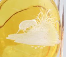 Biedermeier vadász emlék pohár, medalionos. Formába fújt, vésett, anyagában színezett. XIX. sz. 13,5...