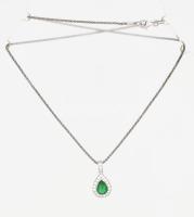 Ezüst(Ag) nyaklánc zöld köves medállal, jelzett, h: 40 cm, bruttó: 3,49 g