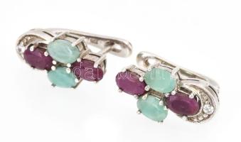 Ezüst(Ag) fülevalópár gyökér rubinnal és gyökér smaragddal, jelzett, h: 2 cm, bruttó: 7,06 g