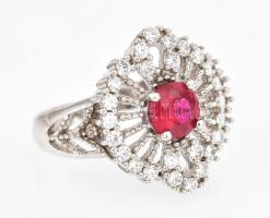 Ezüst(Ag) gyűrű szintetikus rubinnal, jelzett, méret: 53, bruttó: 4,9 g
