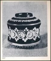 Hódmezővásárhelyi majolikagyár. (1912-1972.) Kiállítási katalógus. Összeáll.: Kajári Gyula. Hódmezőv...