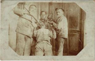 Osztrák-magyar haditengerészet matrózok humoros fogorvosi jelenet közben / K.u.k. Kriegsmarine Matrosen / Austro-Hungarian Navy mariners at the dentist, humour. photo (fl)