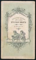 cca 1865 Családi portré, keményhátú fotó Stefan Bratu orsovai műterméből, felületén törésnyom, 10,5×...