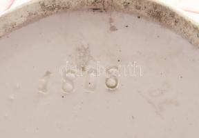 Váza gitáros női alakkal és plasztikus virág díszítésekkel. Fajansz, Csehország, XIX. sz. Formaszámm...