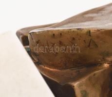 Kutas Ágnes (1951-) (Erőss Ágnesként szignálva).: II. János pál pápa: Bronz, márvány talapzaton jelz...