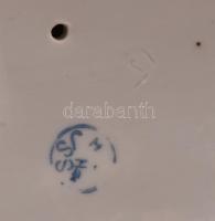 Virágszedő lány, Lomonosov jelzett orosz porcelán figura, kézzel festett, hibátlan, m:29 cm