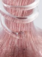 Berekfürdői lila kraklé üveg váza. Szál díszítéssel, anyagában színezett, kissé irizáló hutaüveg, hi...