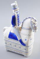Hollóházi lovas huszár. Kézzel festett, jelzés nélkül, hibátlan, 27x18x9 cm