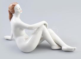 Hollóházi porcelán ülő akt, kézzel festett, jelzett, hibátlan 21x12,5 cm
