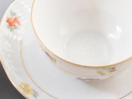 2 db Meisseni teás csésze, aljjal. Kézzel festett, jelzett (egyik aljon Eichwald jelzés), minimális ...