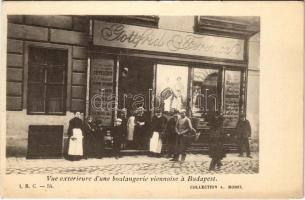 Budapest V. Gottfried Ferencz "bécsi pékség" sütödéjének üzlete a Szerecsen utcában (ma Paulay Ede) / Vue extérieure d'une boulangerie viennoise