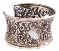 Ezüst(Ag) áttört karperec, jelzett, 7×6,5 cm, nettó: 55,75 g