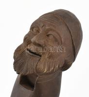 Mogyorótörő, faragott fa törpe fejjel. 21 cm