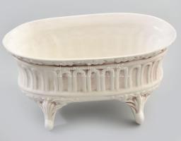 Kaspó, plasztikus rózsa díszítéssel. Kézzel festett porcelán, jelzés nélkül, minimális lepattanással...