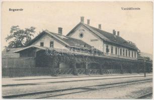 Segesvár, Schässburg, Sighisoara; vasútállomás. Vasúti levelezőlapárusítás 3066. / railway station (EB)