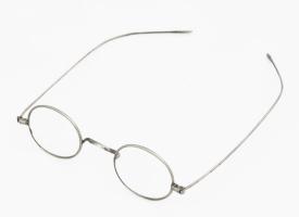 Kolozsvár Seelenfreund szemüveg, jelzett tokkal