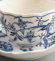 2 pár Meisseni Teichert (Meißen Ofen- und Porzellanmanufaktur 1882-1932) teáscsésze, aljjal. Máz ala...