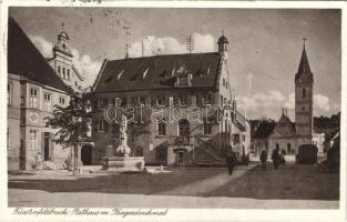 Fürstenfeldbruck town hall and military monument