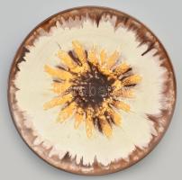 Horváth Magdolna (1929 - ): Dísztál. Jelzett, hibátlan, d: 32 cm