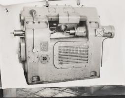 cca 1940 Wess Manfréd művek által gyártott gyári gépek 19 db nagy méretű fotó, leírással 20x31 cm