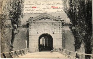 1908 Arad, Várkapu, koldus, császári címer. Kerpel Izsó kiadása / castle gate, beggar