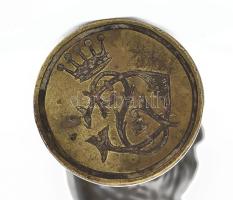 3 db antik pecsétnyomó, XIX. századi magyar nemesi címerrel. Egyik griff madár formájú 6,5 cm, másik...