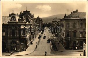 Sopron, Erzsébet utca, Széchenyi tér, Róth Gy. üzlete, fodrász és borbély. Monsberger Gottfried kiadása