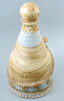 Kiss Roóz Ilona (1920-2010): Kínáló hölgy. Jelzett, talpán egy pattanással, ettől eltekintve jó álla...