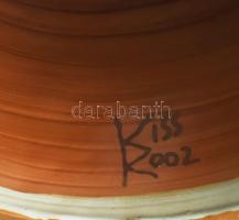 Kiss Roóz Ilona (1920-2010): Kínáló hölgy. Jelzett, talpán egy pattanással, ettől eltekintve jó álla...