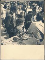 cca 1940 Marosvásárhely, piaci felvételek, életképek, Székelyudarhelyre tartó busz (mögötte "Ha...