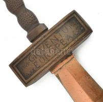 1942 Milano ifjúsági atlétikai világbajnokság első helyezettnek adott kard díj. "1942 Gioventu ...