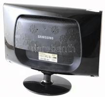 Használt Samsung SyncMaster 943N 19" LCD monitor. VGA kimenettel. Jobb alsó sarokban karccal