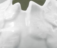 Herendi domború levél díszítménnyel váza. 2. oszt. jelzéssel, hibátlan, m: 11 cm