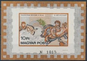 1978 Pannóniai mozaikok vágott blokk (25.000) / Mi 134 imperforate block