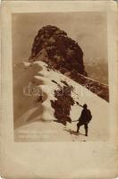 Tuxer Alpen, Tux Alps (?) ; hiker, mountain peak, photo (gyűrődések, creases)