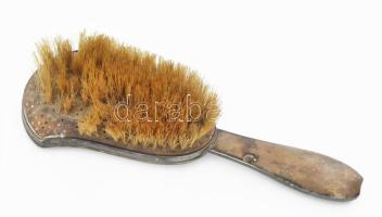 Berndorf szecessziós ezüstözött kefe. Szőrhiánnyal, kopással, h: 23,5 cm