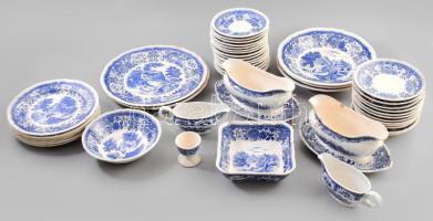 Villeroy & Boch Burgenland 46 darabos készlet, sérülésekkel.