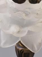 Szecessziós stílusú bronz lámpa. Savmaratott búrával, m: 43 cm