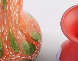 Murano 2 darab miniváza. Anyagában színezett üveg, jelzés nélkül, kis kopásokkal, m: 6-8 cm